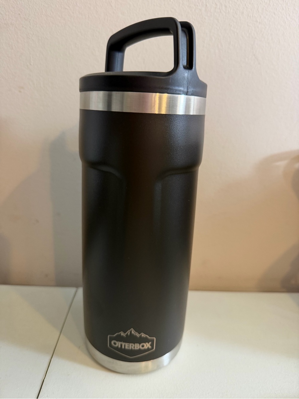 OtterBox Matte Black Stainless 28 oz Elevation Growler Insulated Bottle